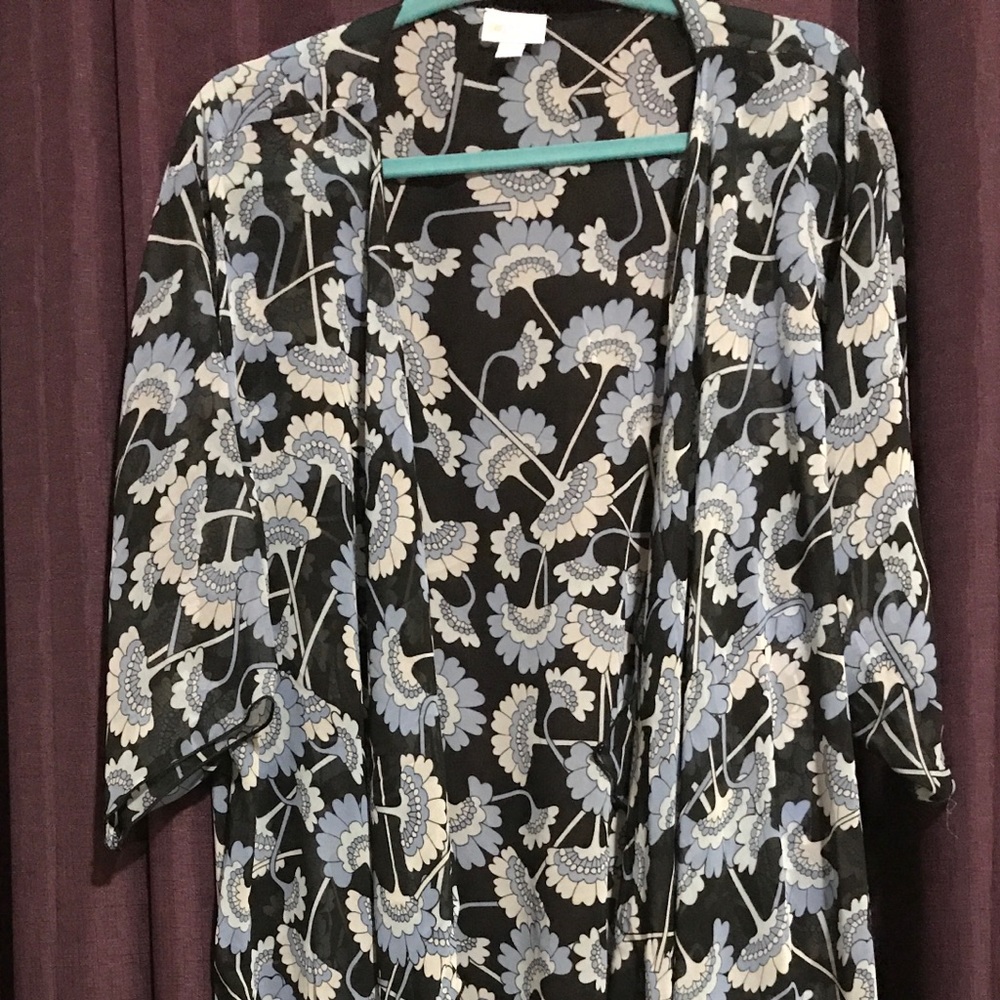 Shirley- Lularoe, Large